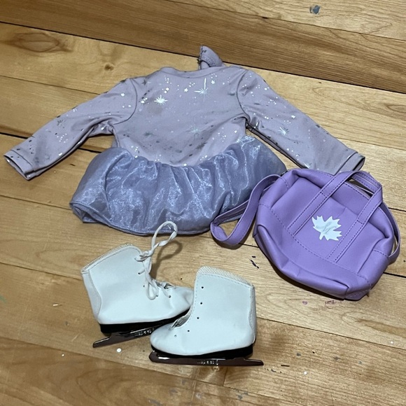 Maplelea figure skating outfit with bag. 18 inch doll okay condition - Picture 1 of 7